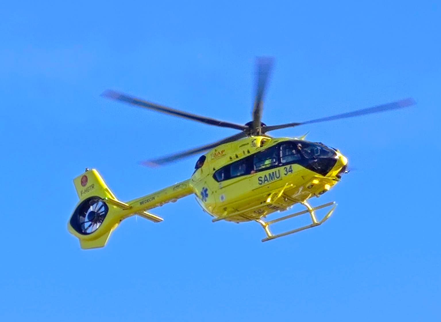 LA GRANDE-MOTTE : Une octogénaire se noie malgré l’intervention rapide des secours.