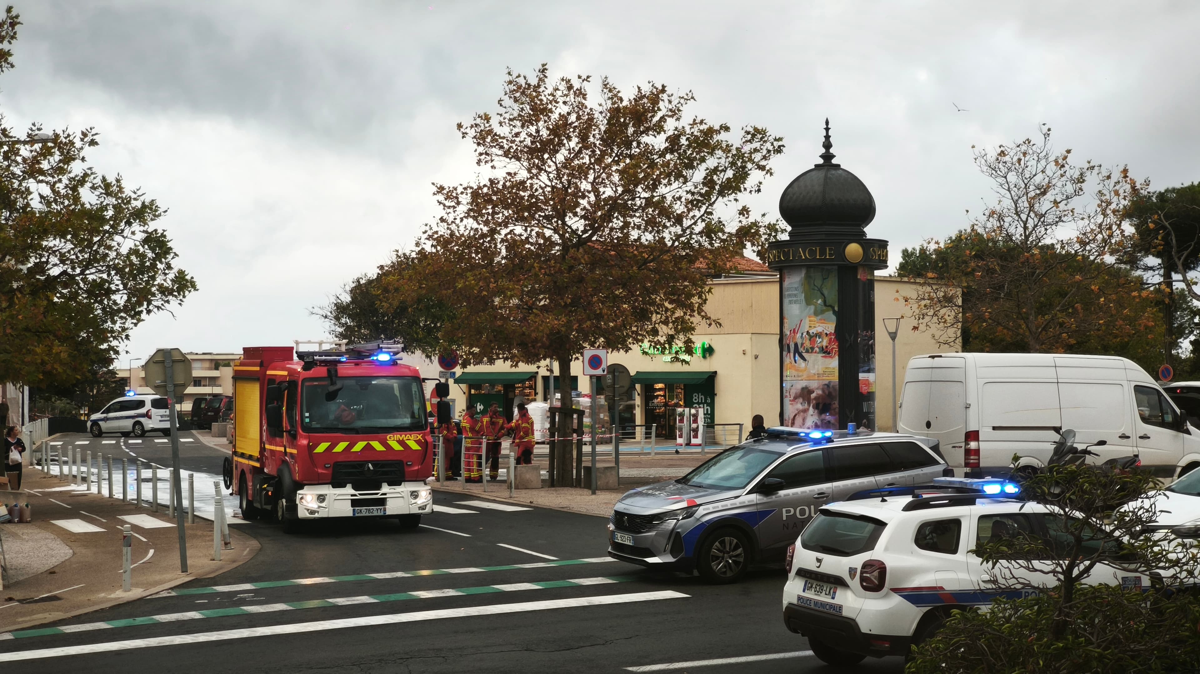 SÈTE : Un véhicule en feu place Édouard Herriot